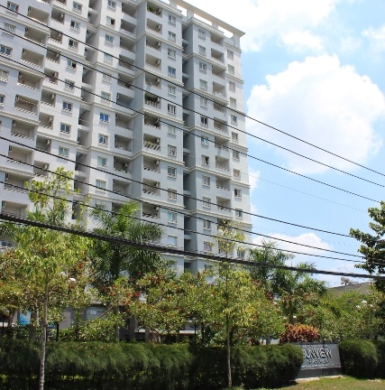 Giảng viên ngoại ngữ người Ý treo cổ tự tử trong chung cư